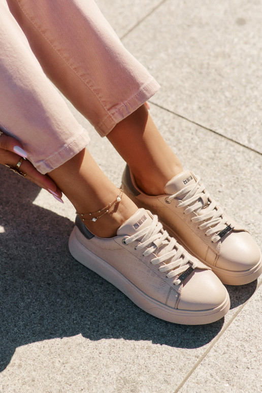 À modalo de tênis Feminino de couro ecológico Big Star RR274259 bege À modalo de tênis Feminino de couro ecológico Big Star RR274259 bege