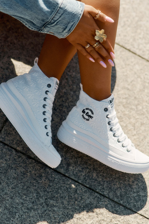 Sapatos de lazer com uma plataforma Lee Cooper LCEM-25-44-3209L Biale