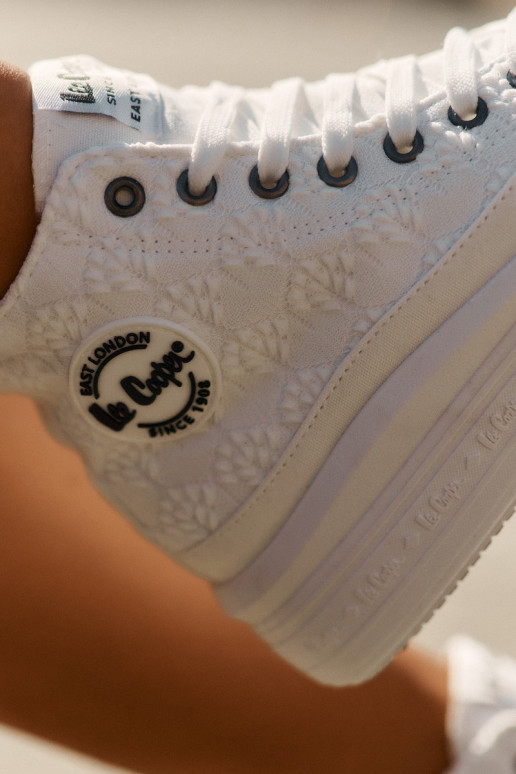 Sapatos de lazer com uma plataforma Lee Cooper LCEM-25-44-3209L Biale