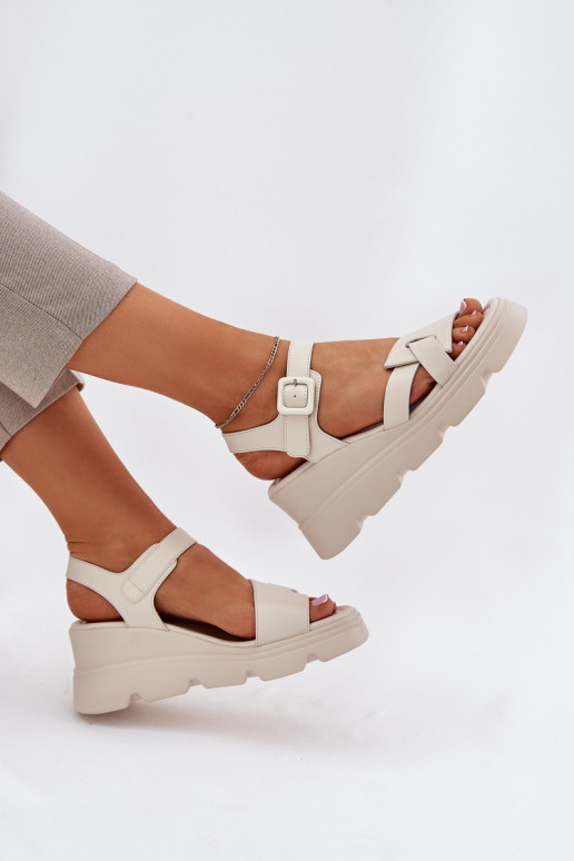 Sandálias femininas Feminino Em uma cunha Artiker 54C1624 bege