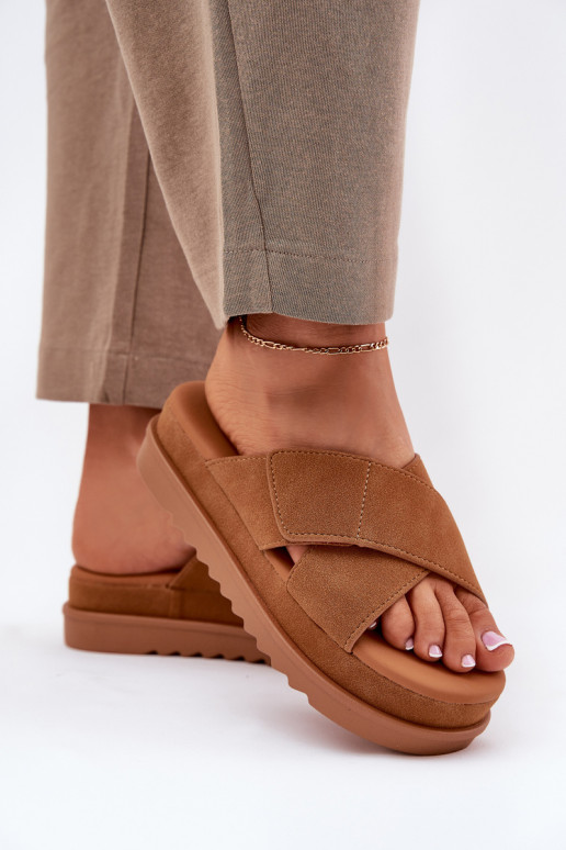 Chinelos femininos com uma plataforma Z Przeplatającymi Się Paskami cor marrom Rinasara