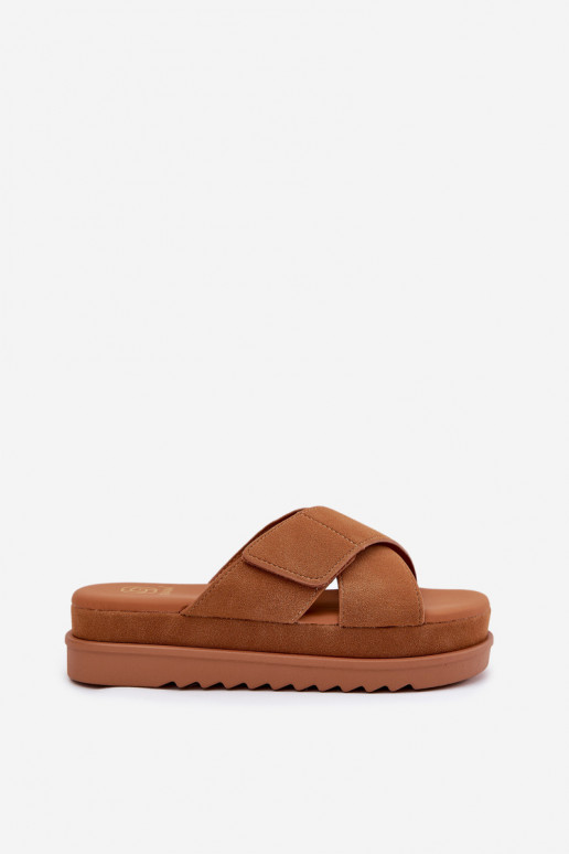 Chinelos femininos com uma plataforma Z Przeplatającymi Się Paskami cor marrom Rinasara