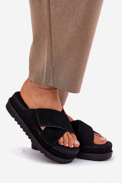 Chinelos femininos com uma plataforma Z Przeplatającymi Się Paskami cor preta Rinasara