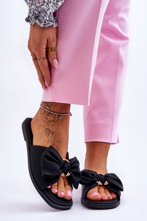 Feminino Chinelos de couro com fitas cor preta Becky Feminino Chinelos de couro com fitas cor preta Becky