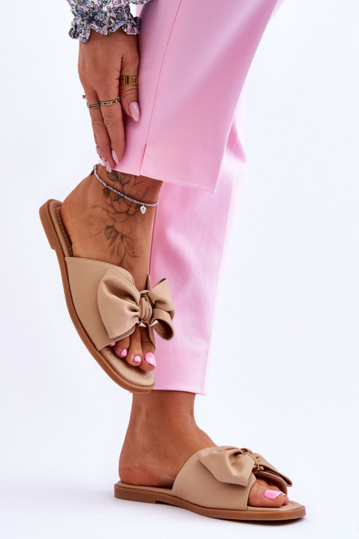 Feminino Chinelos de couro com fitas bege Becky Feminino Chinelos de couro com fitas bege Becky