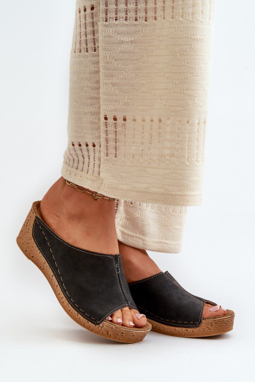 Chinelos femininos confortáveis Em uma cunha Inblu NG000002 cor preta 2