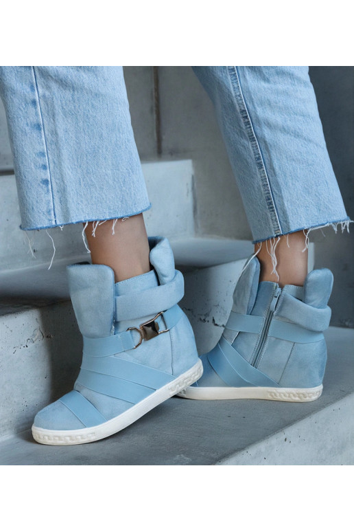 Tênis esportivos azuis com...