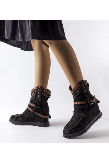 Botas pretas em plataforma, "Beausoleil" 2