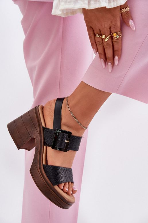 Sandálias femininas Em saltos enormes e plataforma Vinceza 17387 cor preta