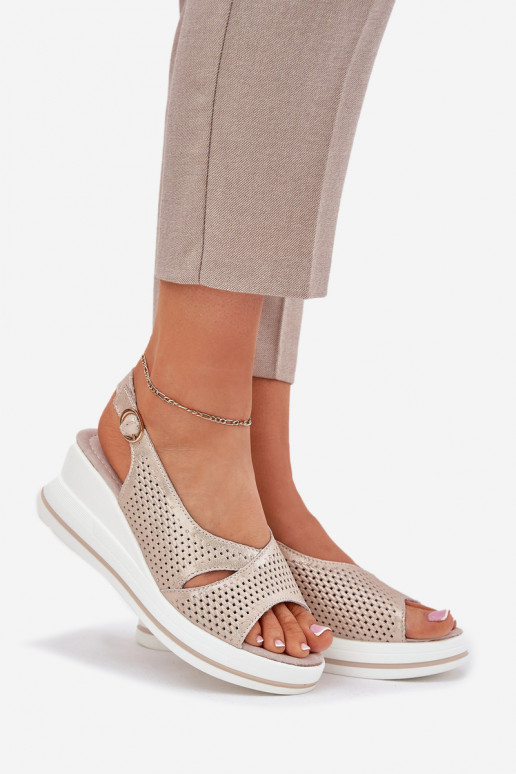 Sandálias femininas Feminino Em uma cunha S.Barski LR51-660 cor dourada