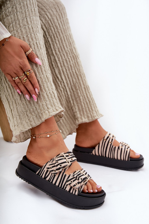 Chinelos femininos com fivelas com uma plataforma Zebra Nilatha Chinelos femininos com fivelas com uma plataforma Zebra Nilatha