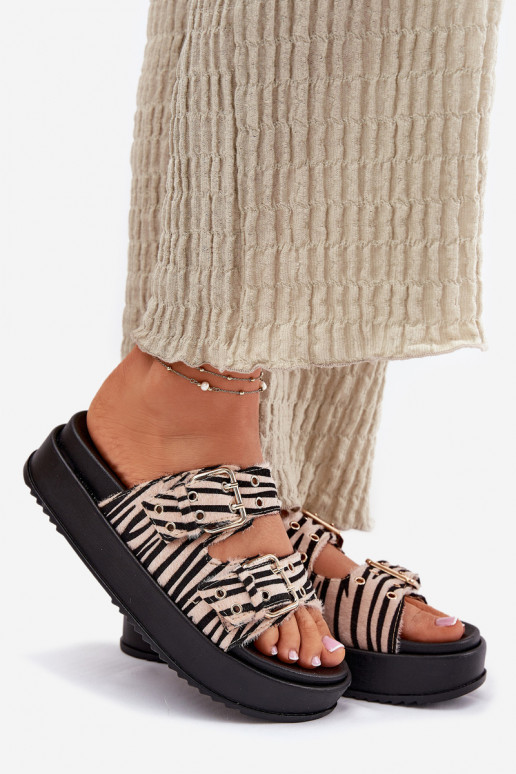 Chinelos femininos com fivelas com uma plataforma Zebra Nilatha Chinelos femininos com fivelas com uma plataforma Zebra Nilatha