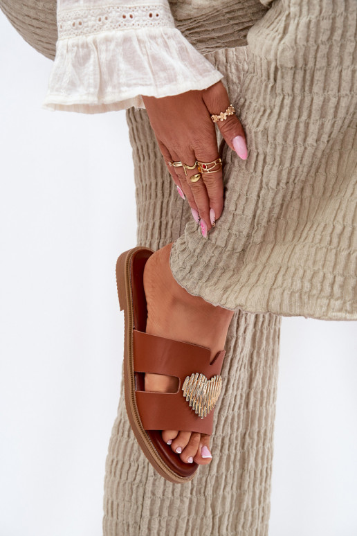 Chinelos femininos com salto largo com detalhes dourados cor marrom Karinma