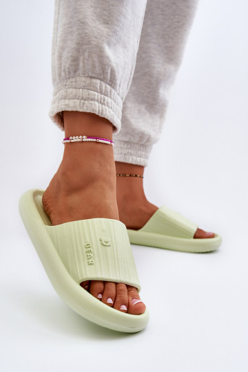 Chinelos Chinelos leves Feminino  cor verde Fenicva