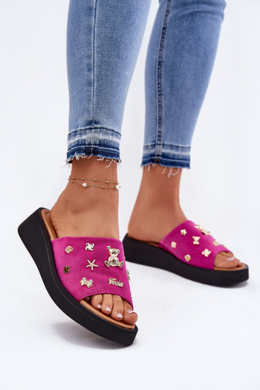 Chinelos femininos de camurça Z Przypinkami Vinceza 66741 cor rosa