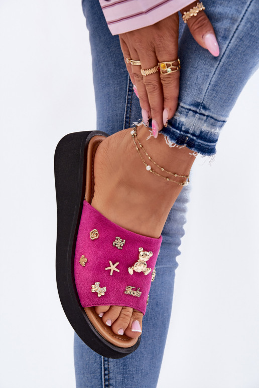 Chinelos femininos de camurça Z Przypinkami Vinceza 66741 cor rosa