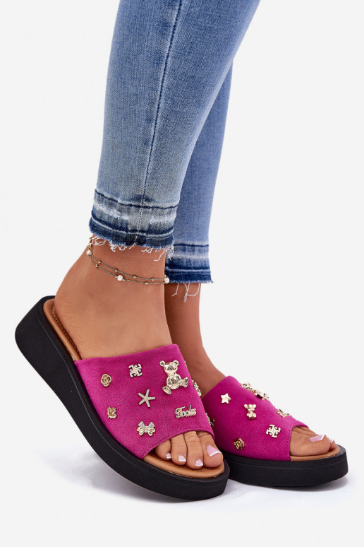 Chinelos femininos de camurça Z Przypinkami Vinceza 66741 cor rosa