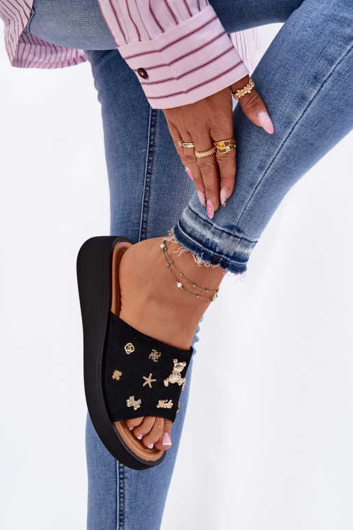 Chinelos femininos de camurça Z Przypinkami Vinceza 66741 cor preta