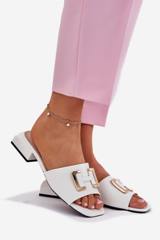 Estilo elegante Chinelos femininos Klocke Ze cor douradam Detalem Vinceza 62229 cor branca