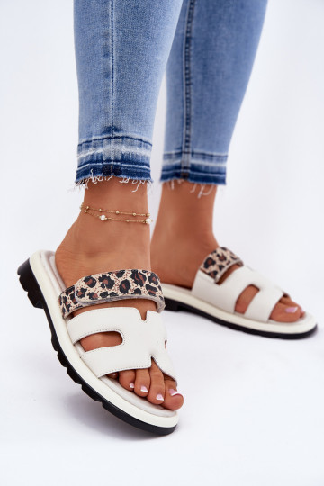 Chinelos de couro Feminino Z com fecho adesivoem com padrões de pele de leopardo Vinceza 66769 cor de marfim 2