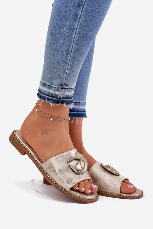 Chinelos femininos com salto largo Com decorações Detalem KV51-007 cor dourada