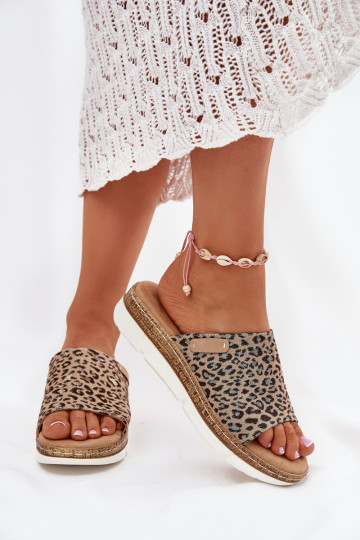 Chinelos femininos na plataforma com estampa de leopardo Norozi
