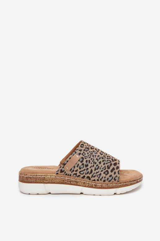 Chinelos femininos Em uma cunha com padrões de pele de leopardo Norozi Chinelos femininos Em uma cunha com padrões de pele de leopardo Norozi