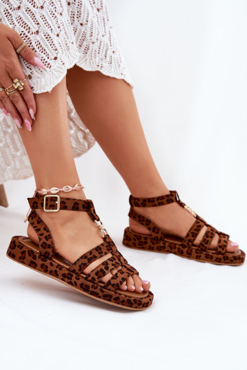 Sandálias femininas com plataforma e detalhes em dourado Kartia com estampa de leopardo