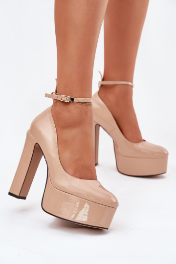 Sapatos envernizados com salto alto e plataforma Nianka na cor areia 2