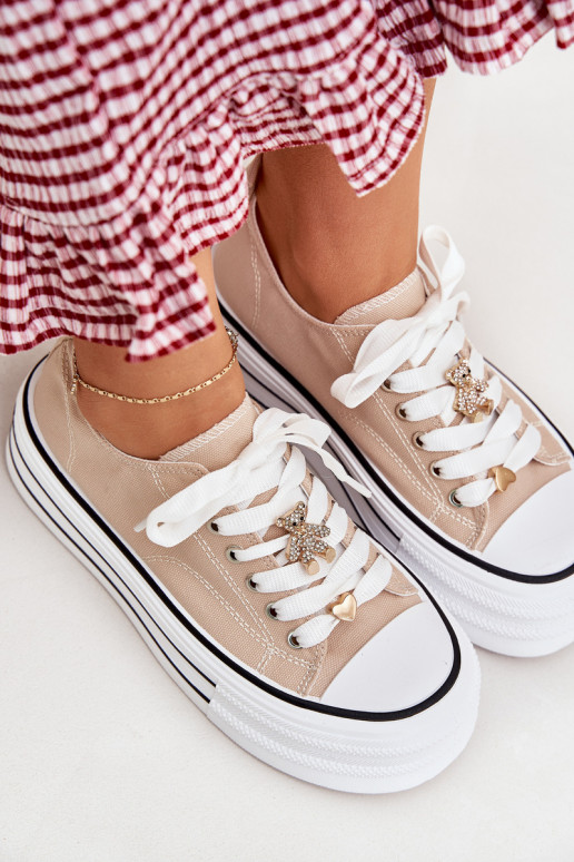 Sapatos de lazer com uma plataforma Ze cor douradami Przypinkami bege Fiorina Sapatos de lazer com uma plataforma Ze cor douradami Przypinkami bege Fiorina