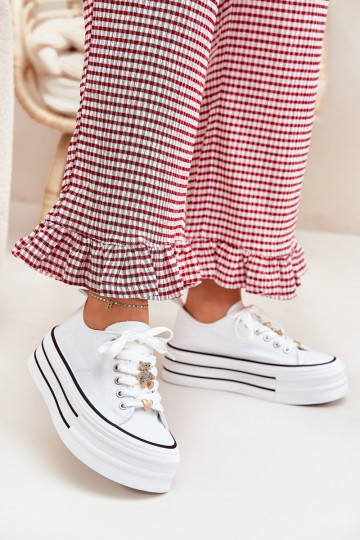 Sapatos de lazer com uma plataforma Ze cor douradami Przypinkami cor branca Fiorina 2