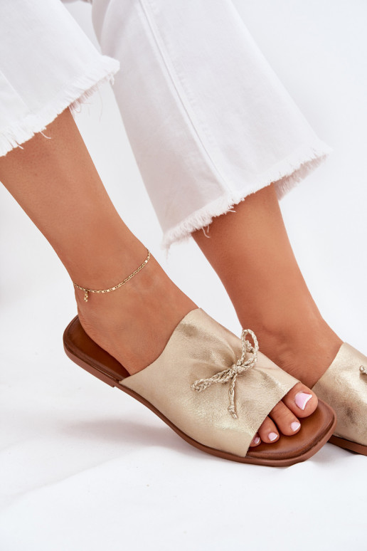 Chinelos femininos com salto largo Com decorações EMiązaniem cor dourada Norela Chinelos femininos com salto largo Com decorações EMiązaniem cor dourada Norela