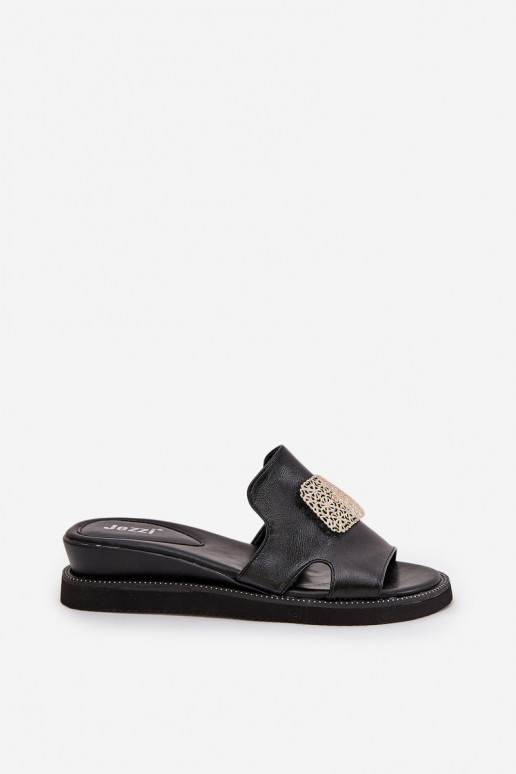 Chinelos femininos pretos com... Chinelos femininos pretos com...