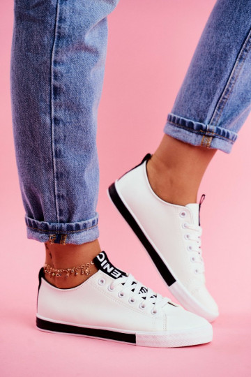 Tênis modelo clássico cor preta Ville