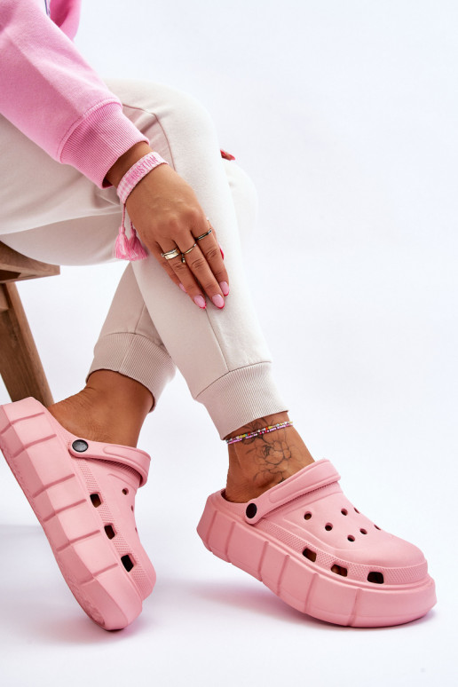 Chinelos tipo Crocs com plataforma elevada cor rosa Beckett