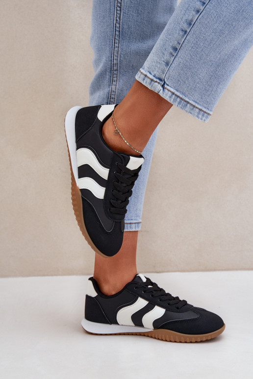 Tênis clássicos Feminino de couro ecológico cor preta Tem que serretina Tênis clássicos Feminino de couro ecológico cor preta Tem que serretina