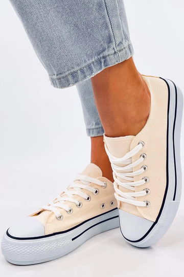 Sapatos femininos clássicos...