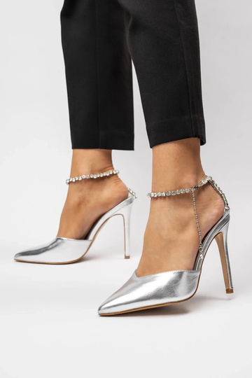 Sapatos de salto femininos...