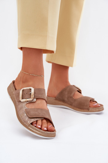 Chinelas femininas com fivelas e fecho adesivo INBLU MK000013 na cor marrom