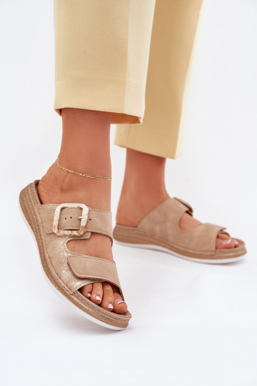 Chinelas femininas com fivelas e fecho adesivo INBLU MK000013 na cor areia 2