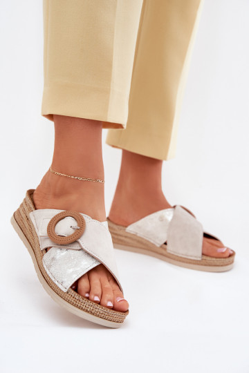 Chinelas femininas com plataforma decoradas com fivelas Inblu RV000012 na cor marfim 2