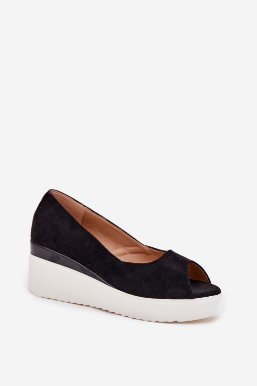 Sandálias femininas Em uma cunha Z de camurça ecológicau cor preta Velira