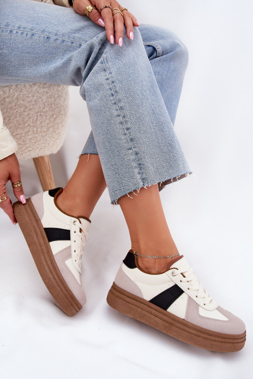 À modalo de tênis Feminino com uma plataforma bege Dovina À modalo de tênis Feminino com uma plataforma bege Dovina