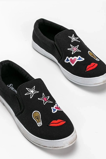 Sapatos pretos de tecido com aplicações, "Anais" 2