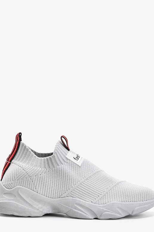 Tênis esportivos cinzas, "Justice"