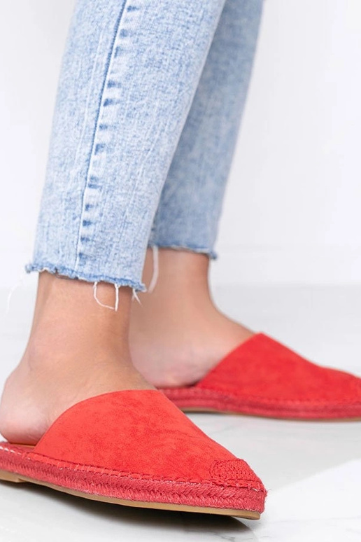 Sandálias fechadas vermelhas, "Wenus"