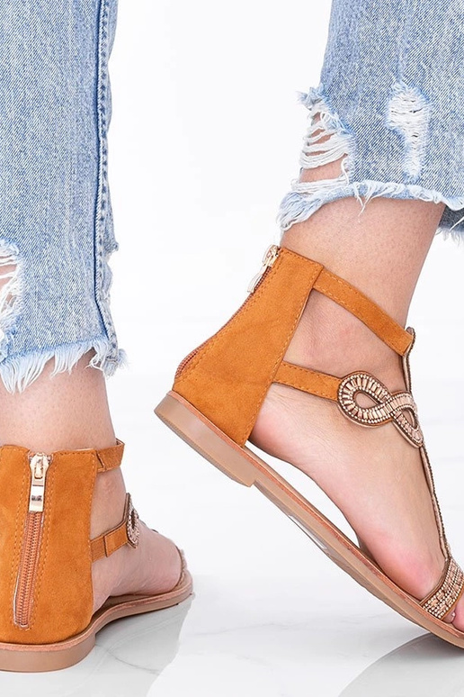 Sandalas marrom claro decorado com...