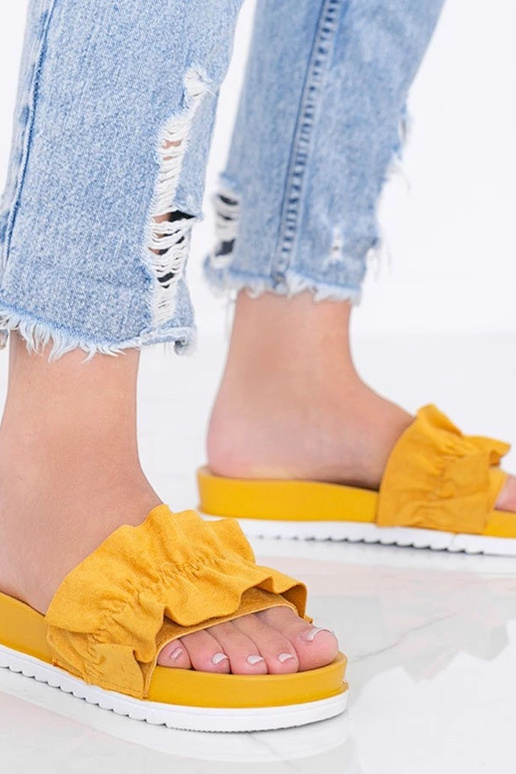 Sandalas mostarda com pregas, „Samanta"