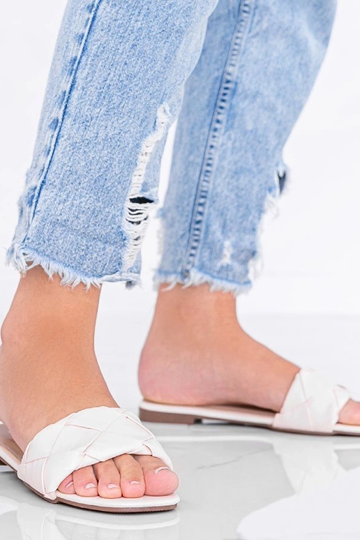 Sandalas cor de areia com parte...