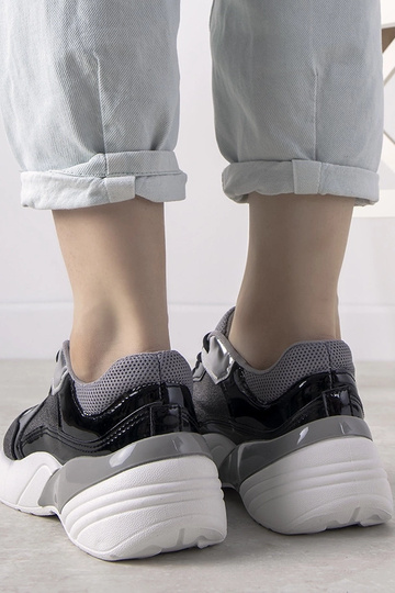 Tênis preto de sola alta Rude 2